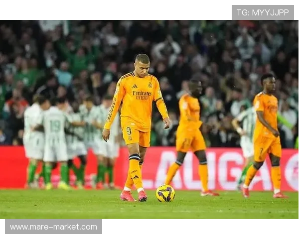 皇马进攻巨星扎堆问题显现，当前阶段表现波动对球队战术稳定性造成考验